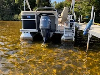 Slide: The Image of Harris 20' Sunliner 2011 - 6