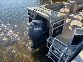 Slide: The Image of Harris 20' Sunliner 2011 - 7