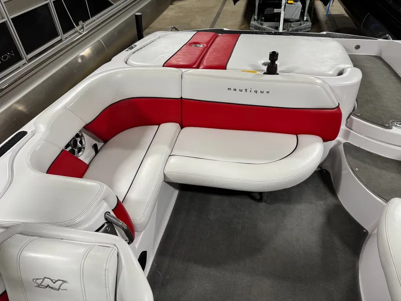 Slide: The Image of Nautique SV-211 Team 2006 - 17