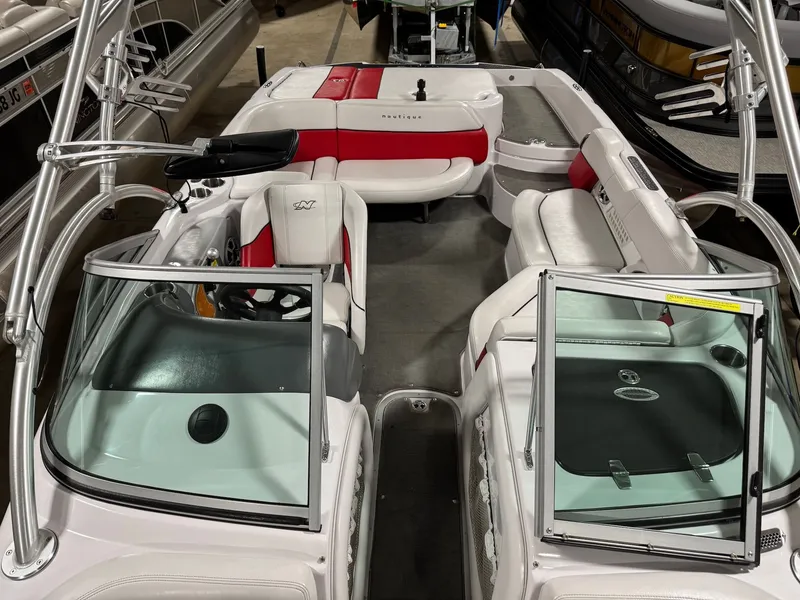 Slide: The Image of Nautique SV-211 Team 2007 - 10