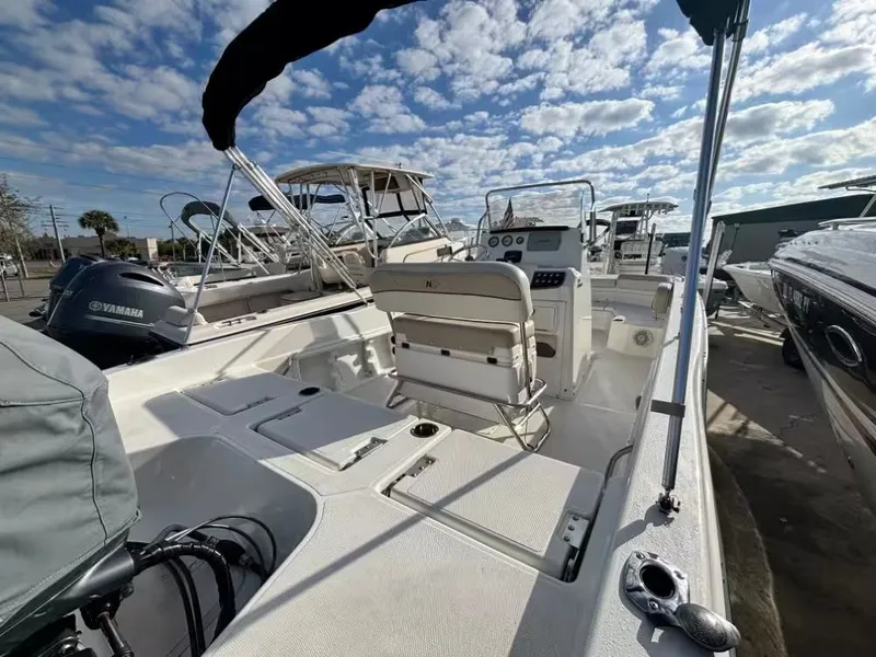 Slide: The Image of NauticStar 231 Angler 2016 - 6