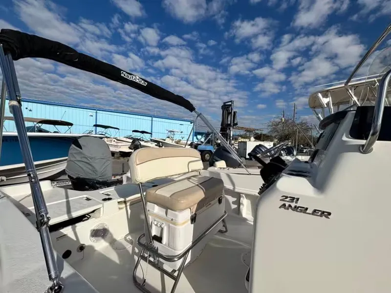 Slide: The Image of NauticStar 231 Angler 2016 - 7