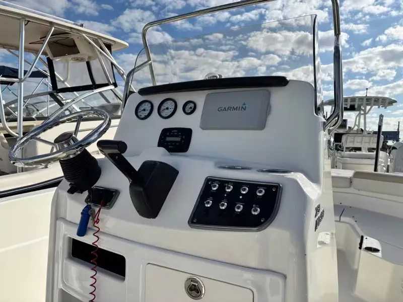 Slide: The Image of NauticStar 231 Angler 2016 - 8