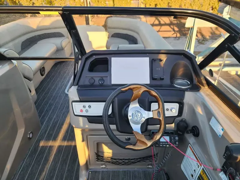 Slide: The Image of Premier 270 S Series 2022 - 9