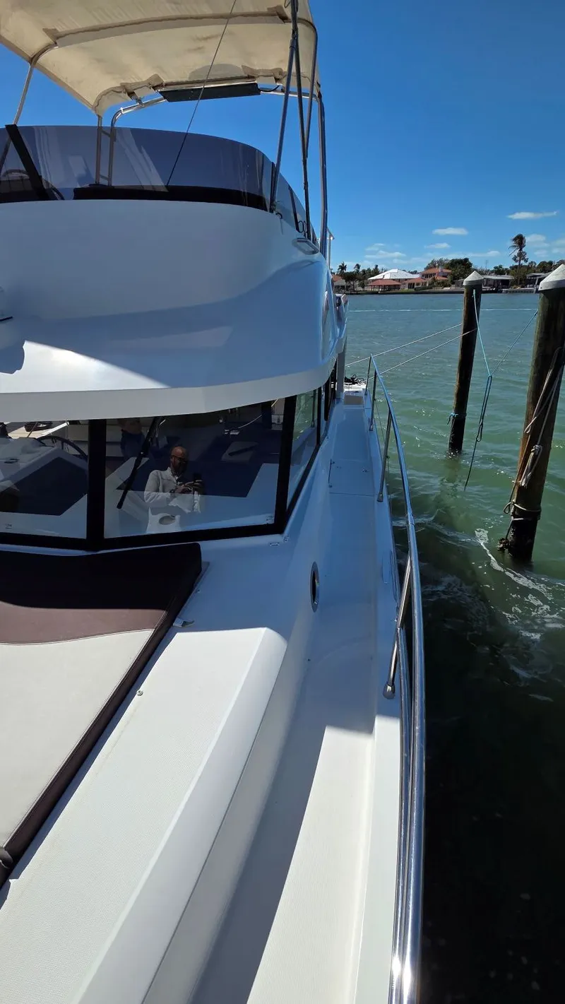 Slide: The Image of Beneteau Swift Trawler 35 2019 - 12