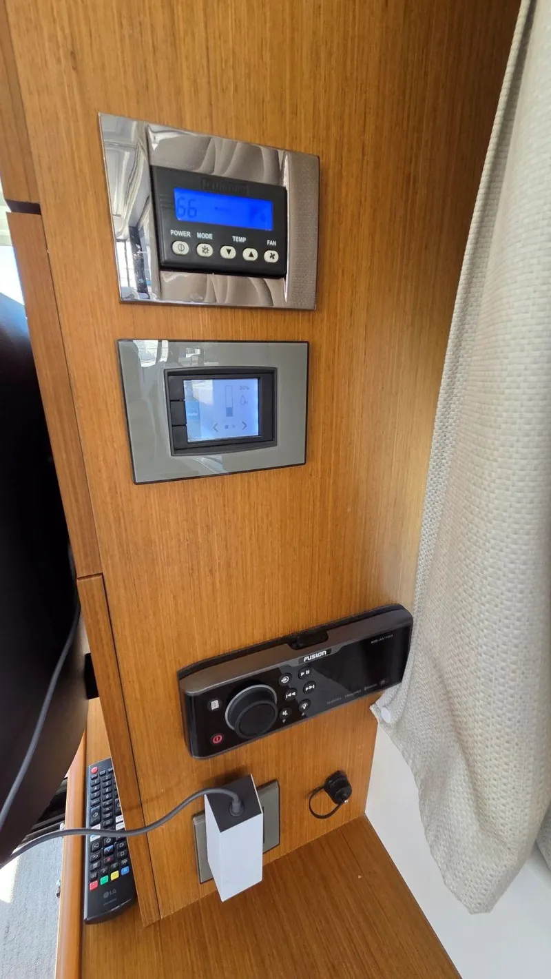 Slide: The Image of Beneteau Swift Trawler 35 2019 - 30