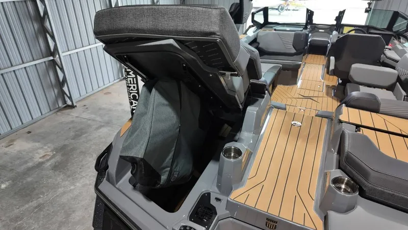 Slide: The Image of MasterCraft X24 2026 - 100
