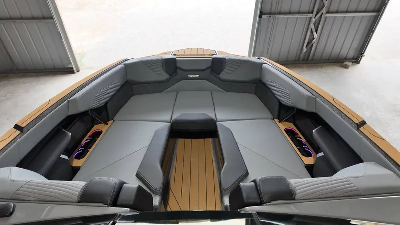 Slide: The Image of MasterCraft X24 2026 - 30