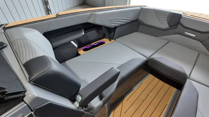 Slide: The Image of MasterCraft X24 2026 - 32