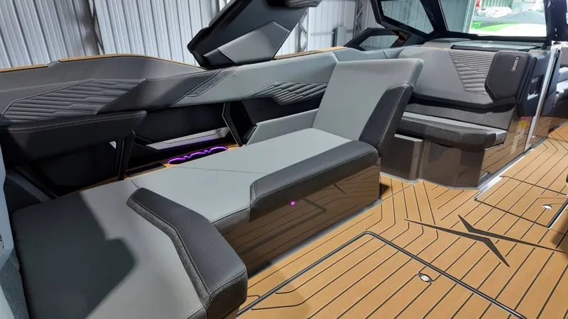 Slide: The Image of MasterCraft X24 2026 - 81