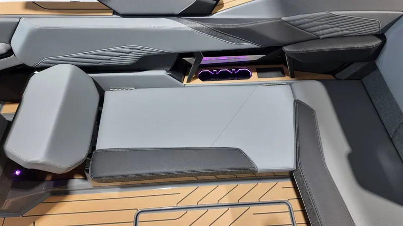 Slide: The Image of MasterCraft X24 2026 - 93