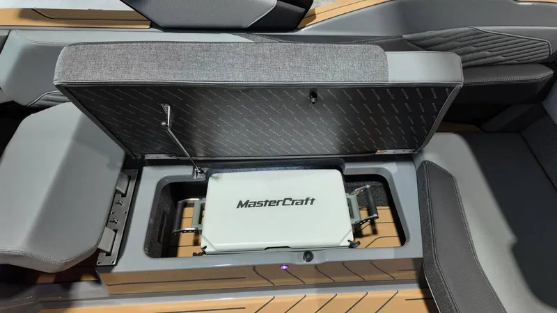 Slide: The Image of MasterCraft X24 2026 - 94