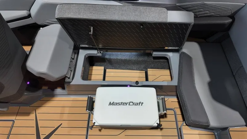 Slide: The Image of MasterCraft X24 2026 - 95