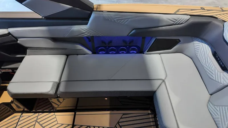 Slide: The Image of MasterCraft XSTAR23 2026 - 104