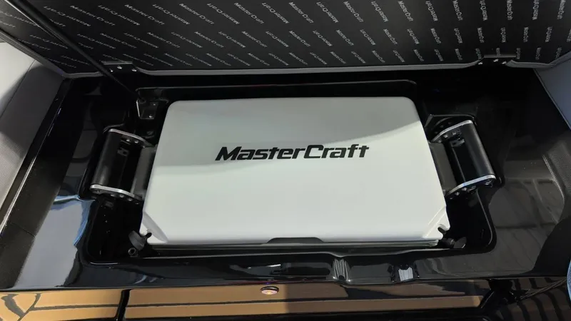 Slide: The Image of MasterCraft XSTAR23 2026 - 106