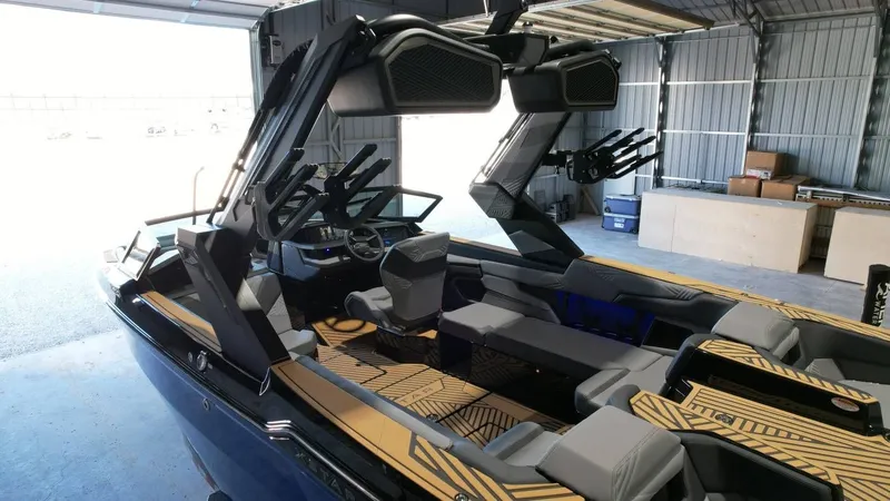 Slide: The Image of MasterCraft XSTAR23 2026 - 118