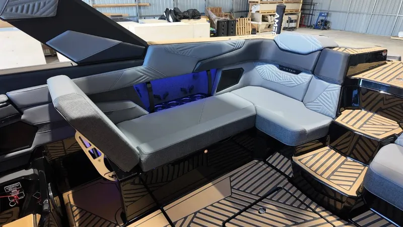 Slide: The Image of MasterCraft XSTAR23 2026 - 131