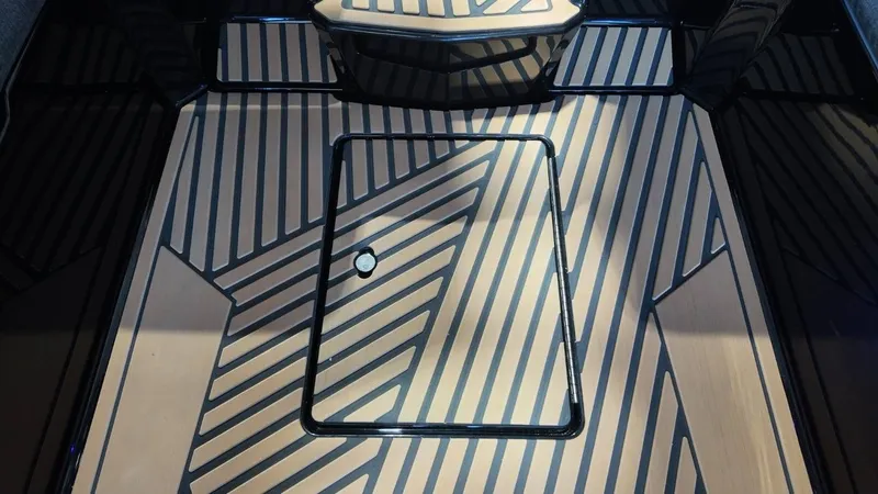 Slide: The Image of MasterCraft XSTAR23 2026 - 134