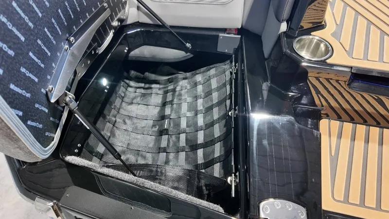 Slide: The Image of MasterCraft XSTAR23 2026 - 137