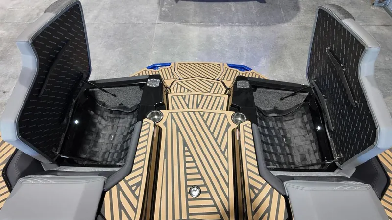 Slide: The Image of MasterCraft XSTAR23 2026 - 138