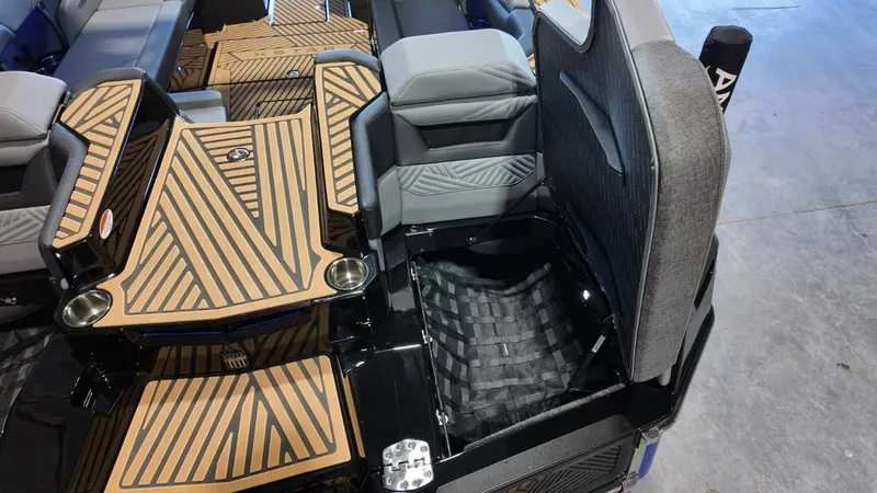 Slide: The Image of MasterCraft XSTAR23 2026 - 143