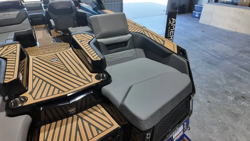 Slide: The Image of MasterCraft XSTAR23 2026 - 145