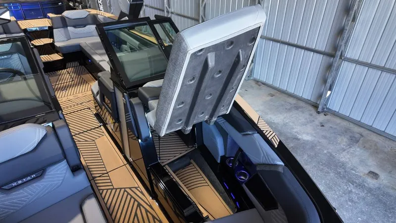 Slide: The Image of MasterCraft XSTAR23 2026 - 38