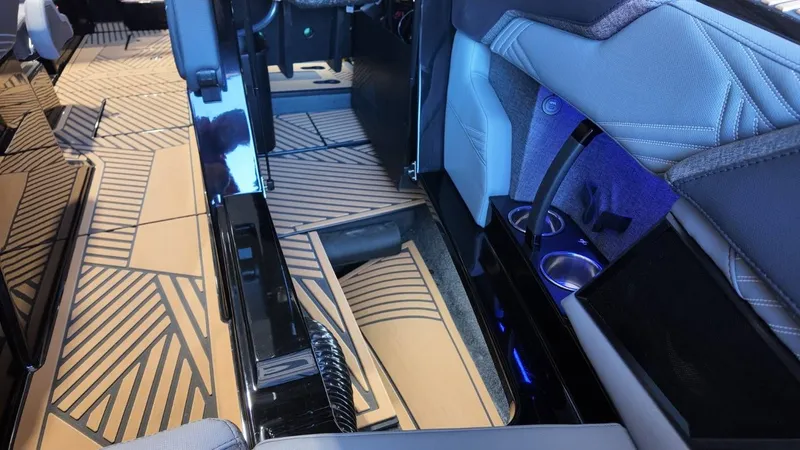 Slide: The Image of MasterCraft XSTAR23 2026 - 39