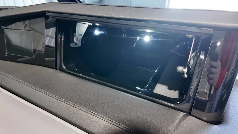 Slide: The Image of MasterCraft XSTAR23 2026 - 82