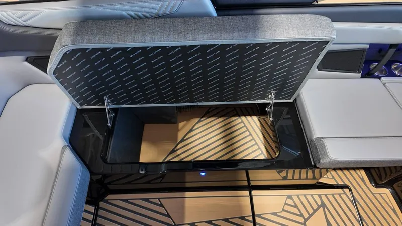 Slide: The Image of MasterCraft XSTAR23 2026 - 90