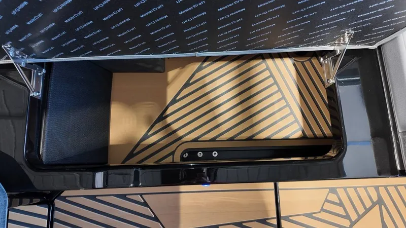 Slide: The Image of MasterCraft XSTAR23 2026 - 92