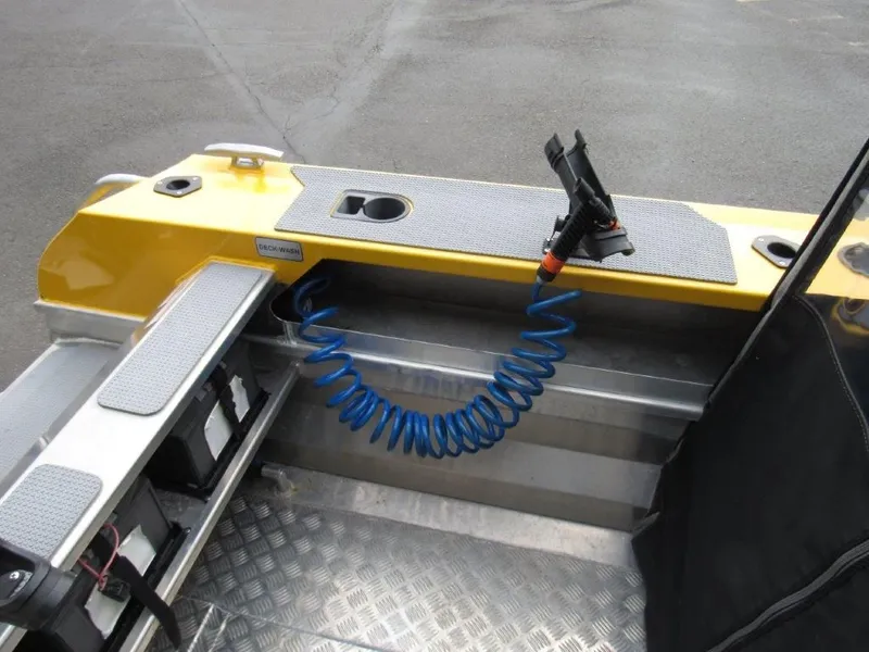 Slide: The Image of Stabicraft 1550 Fisher 2021 with deck wash system and yellow surface. - 9