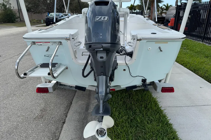 Slide: The Image of Bar chart showing RPM range distribution for Sportsman Island Reef 17 Center Console, 2016 model. - 11