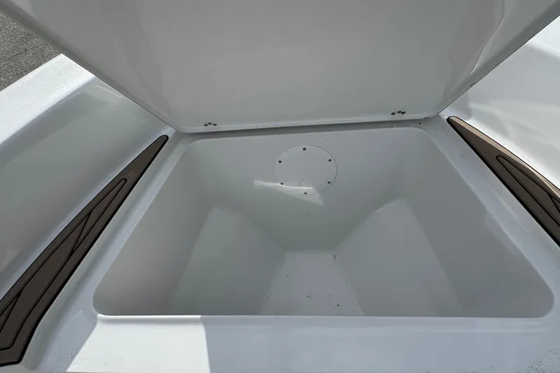 Slide: The Image of 2016 Sportsman Island Reef 17 Center Console boat logo close-up. - 52