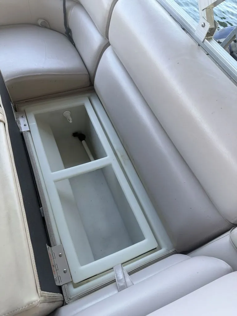 Slide: The Image of Berkshire 24 RFX Arch Tritoon 2015 - 14