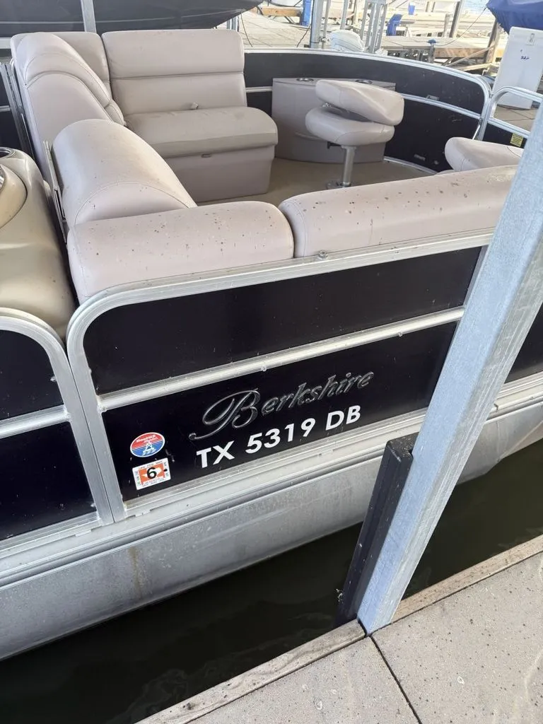 Slide: The Image of Berkshire 24 RFX Arch Tritoon 2015 - 2