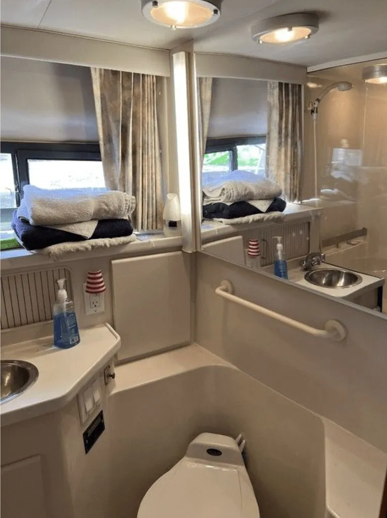 Slide: The Image of Carver Yachts 355 Aft Cabin 1994 - 22