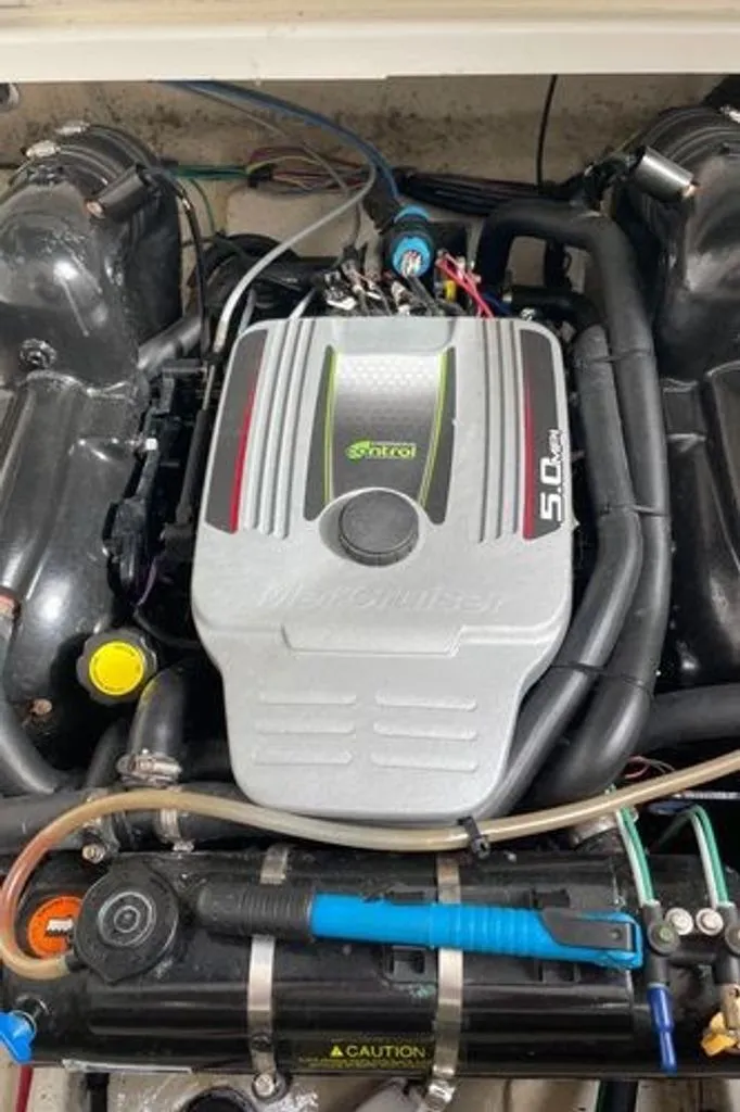 Slide: The Image of Bayliner Discovery 2011 - 10