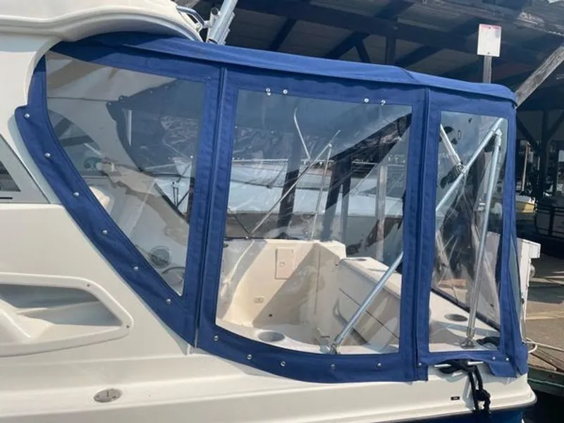 Slide: The Image of Bayliner Discovery 2011 - 16