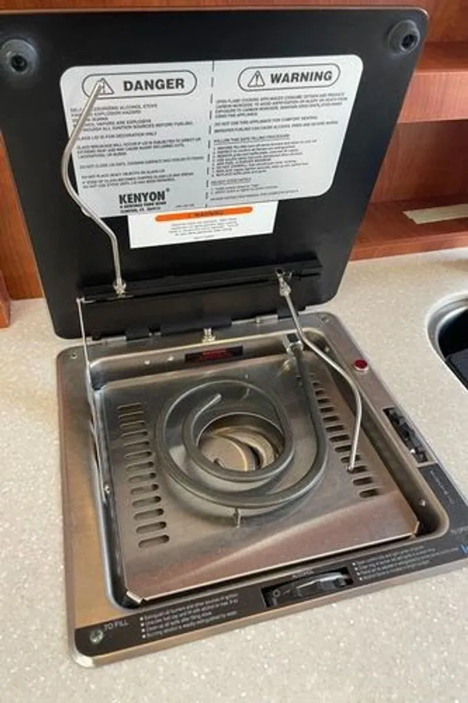 Slide: The Image of Bayliner Discovery 2011 - 9