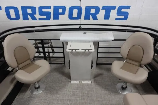 Slide: The Image of Flagship Endurance Rear Fish & Front Fish E20 RF 2023 - 12