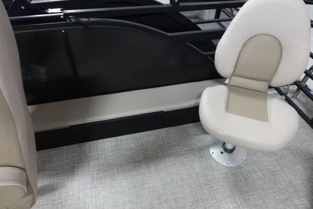 Slide: The Image of Flagship Endurance Rear Fish & Front Fish E20 RF 2023 - 13