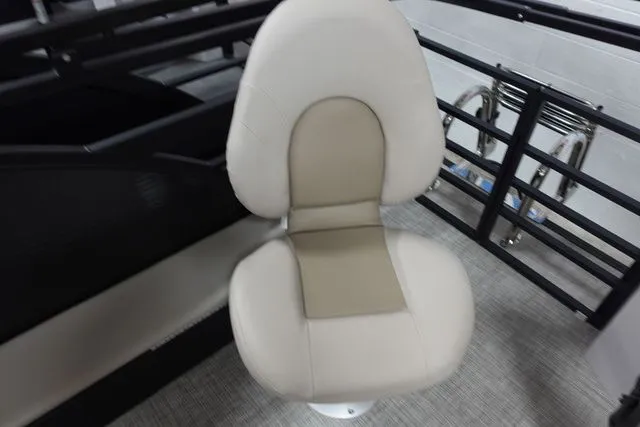 Slide: The Image of Flagship Endurance Rear Fish & Front Fish E20 RF 2023 - 14