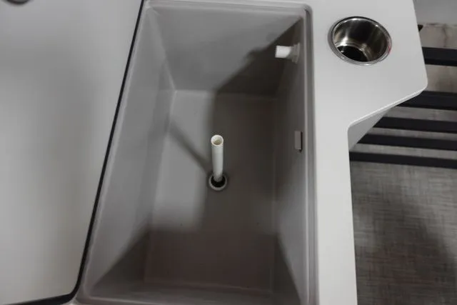 Slide: The Image of Flagship Endurance Rear Fish & Front Fish E20 RF 2023 - 17