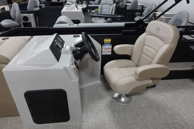 Slide: The Image of Flagship Endurance Rear Fish & Front Fish E20 RF 2023 - 9