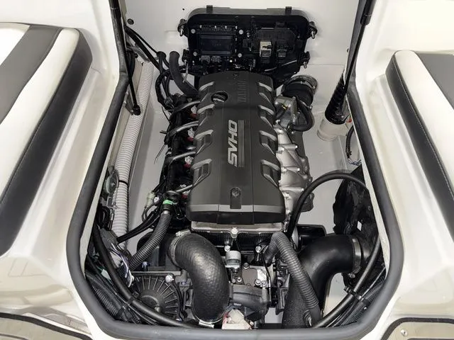 Slide: The Image of Yamaha Boat 195S 2025 - 14