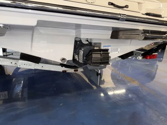 Slide: The Image of Yamaha Boat 195S 2025 - 8