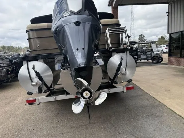 Slide: The Image of Veranda VR22RC 2026 - 14