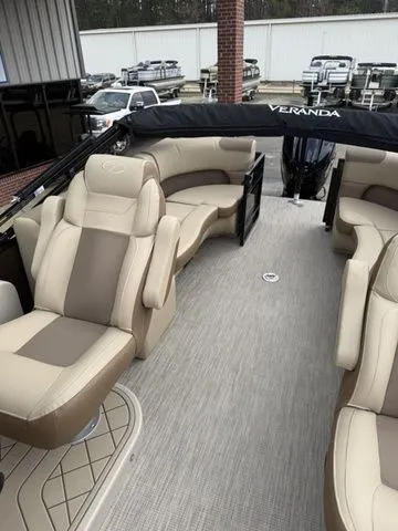 Slide: The Image of Veranda VR22RC 2026 - 17