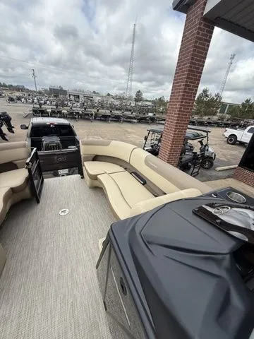 Slide: The Image of Veranda VR22RC 2026 - 25